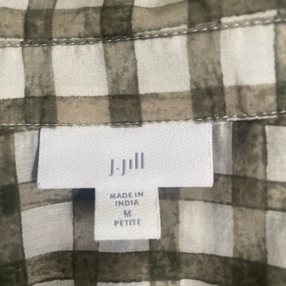 Talbots petite medium silk blend sleeveless tie front blouse. Preloved - Picture 6 of 6